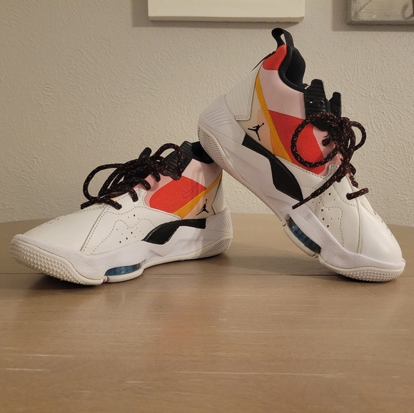 Nike - Air Jordan Zoom ‘92 White Black Siren Red Basketball Sz 5.5 - Picture 9 of 11